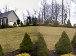 17 Pine Ln, Perryopolis, PA 15473
