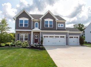 9201 Winfield Ln, North Ridgeville, OH 44039