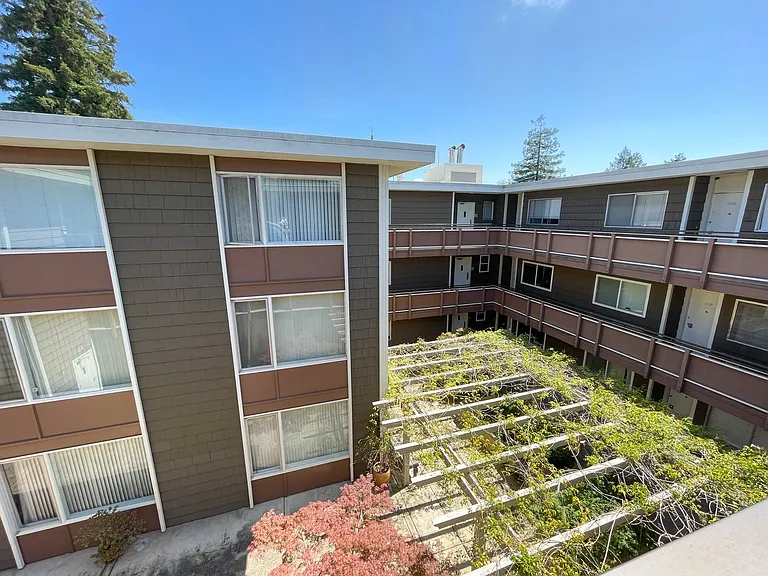 2601 College Ave #304 — Photo 6