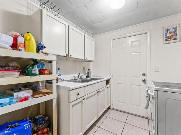 tampa-florida-441523826 picture