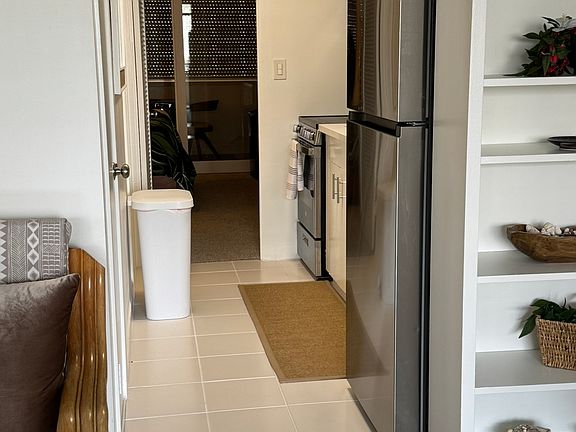 5th image of 426 Ena Rd #903B