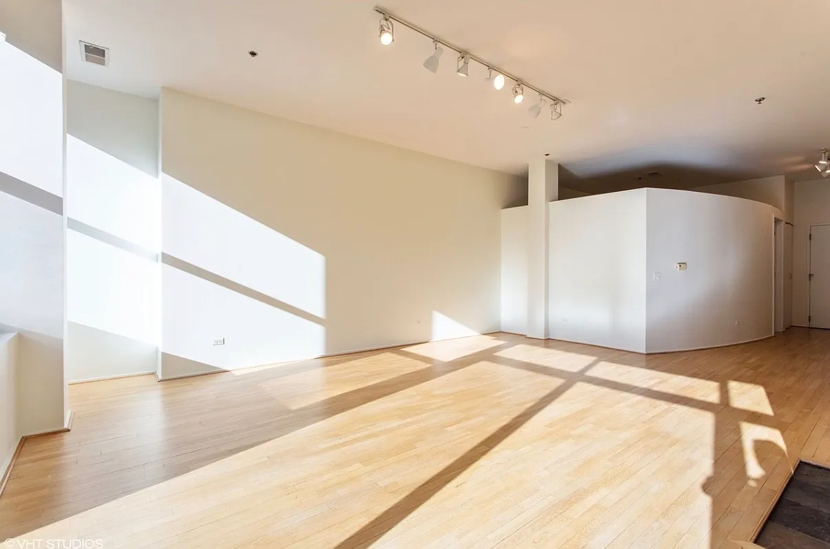 2 bed, 1350 sqft, $3,350 — Photo 2