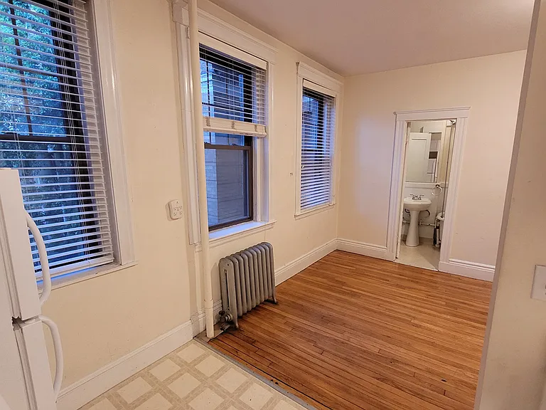 60 Queensberry St #A-1 — Photo 7