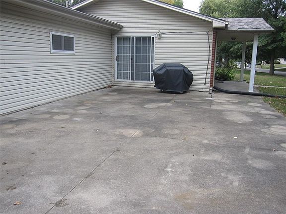 3rd image of 5904 Steven Dr