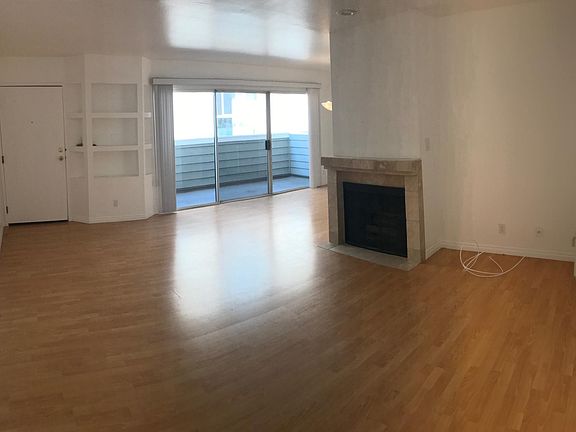 5th image of 920 N Alfred St APT 202