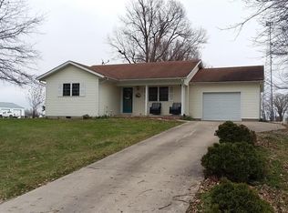 715 Dickerson St, Shelbina, MO 63468