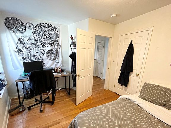 4th image of 147 Marcella St #1