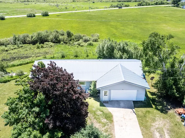 7209 S River Rd, Cheboygan, MI 49721