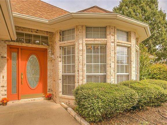 5th image of 9022 Woodlawn Dr
