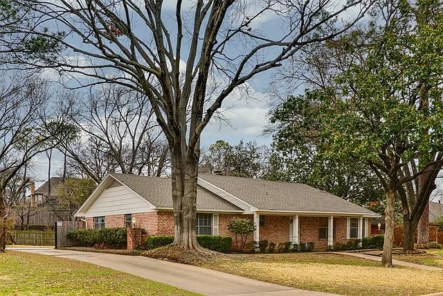 1st image of 3902 Shady Valley Dr