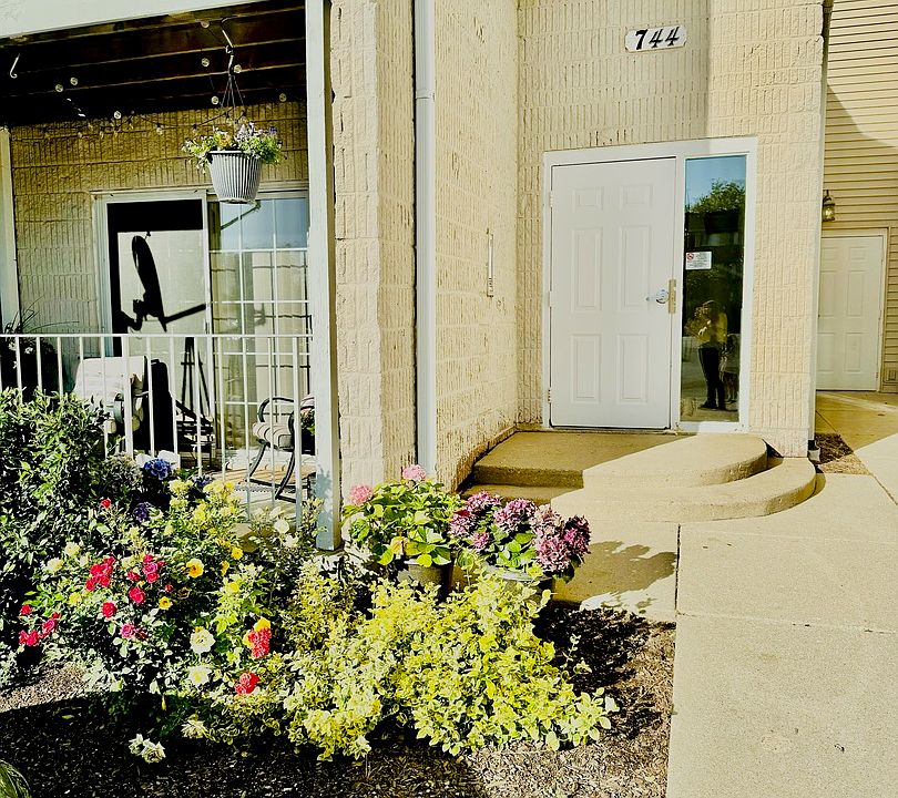 1st image of 744 N Gary Ave #5212