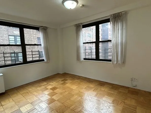 305 East 40th Street image 8 of 16