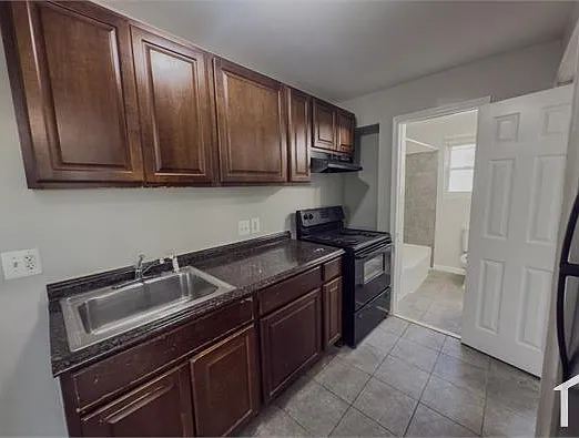 807 48th Pl NE #2 — Photo 8