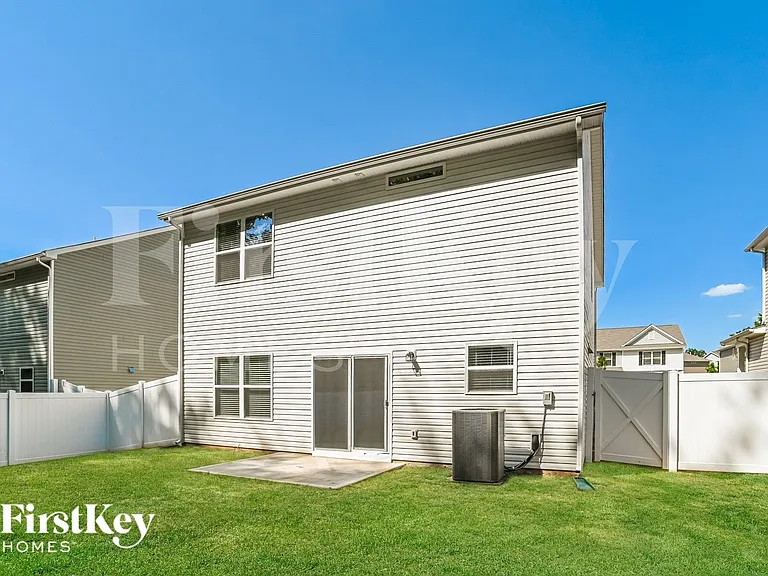 9616 Hamel St — Photo 15
