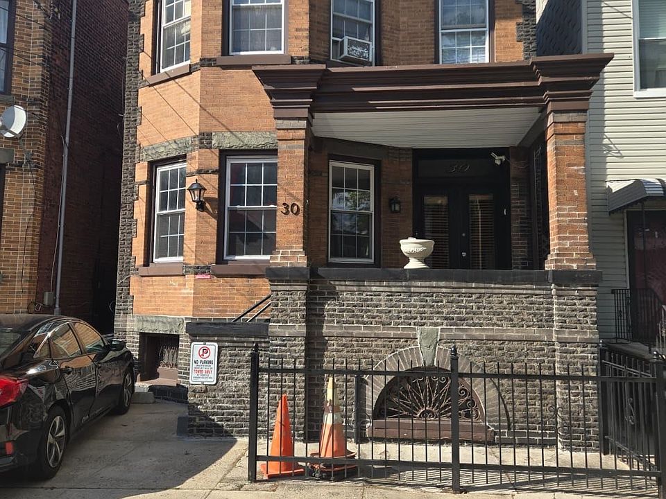 1st image of 30 Irving St #1