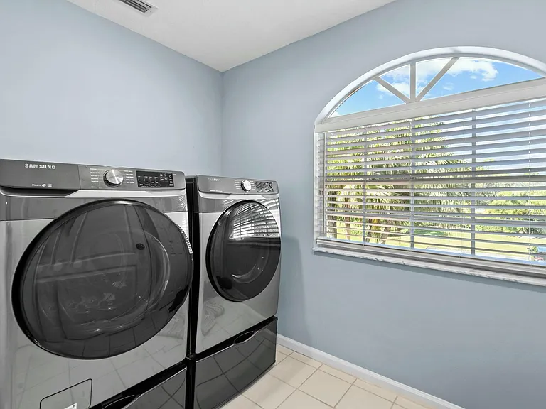 252 Legendary Cir — Photo 17