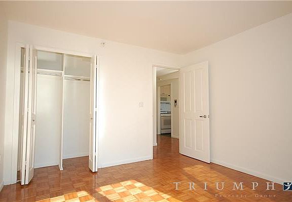 4th image of 350 W 43rd St APT 30B