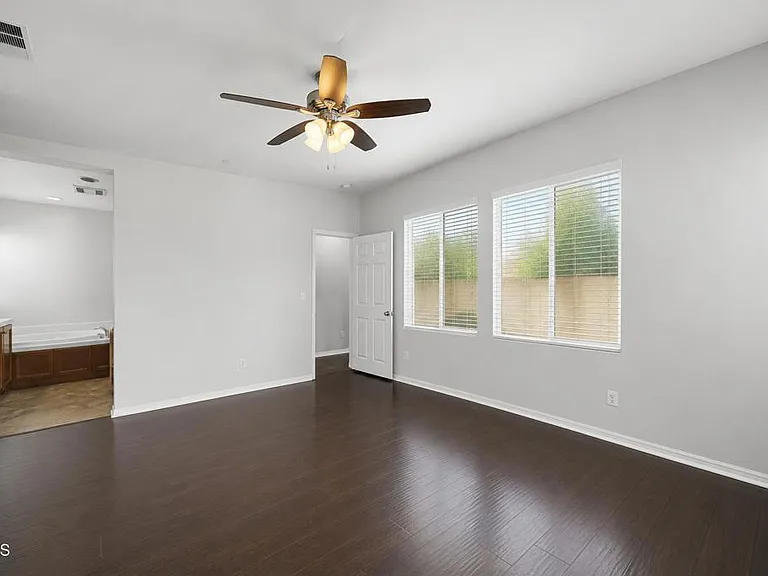 197 Pelican Pointe Ct — Photo 29