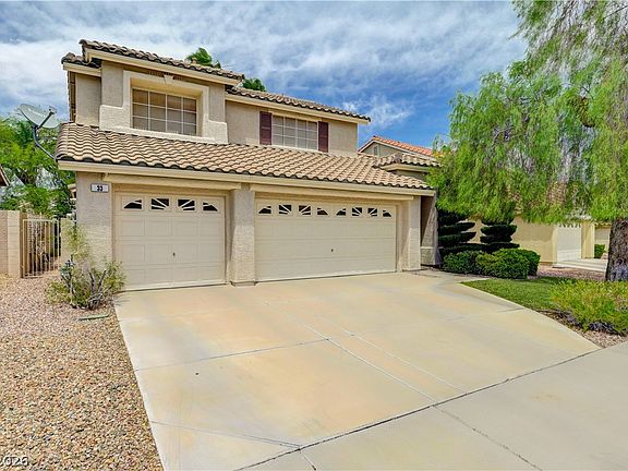 5th image of 33 Staghorn St