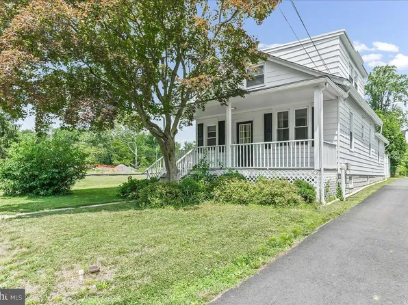 1019 Riverside Dr, Pottstown, PA 19465
