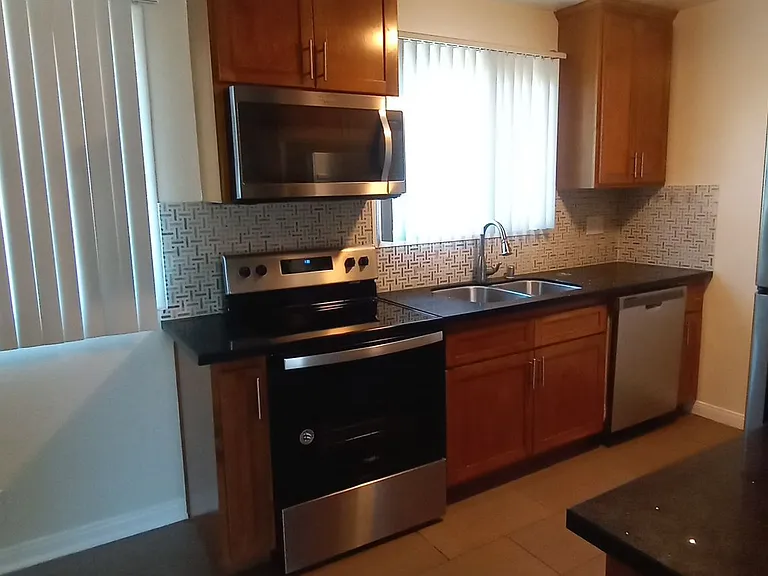 Keswick Court Apartments — Photo 101