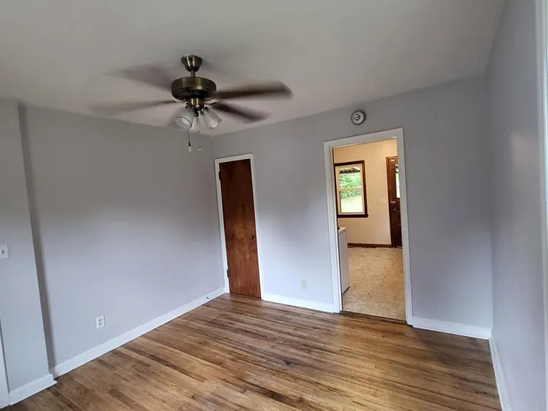 619 Salem St — Photo 8