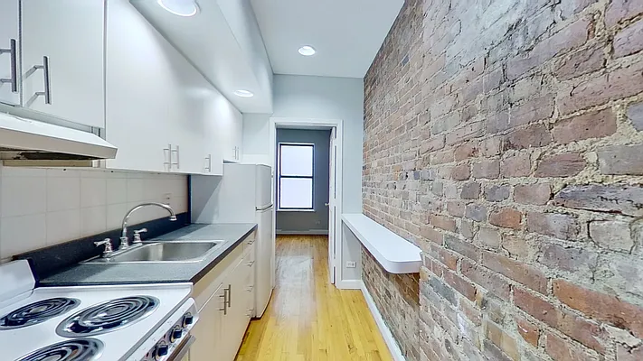 Rented by Compass | media 10