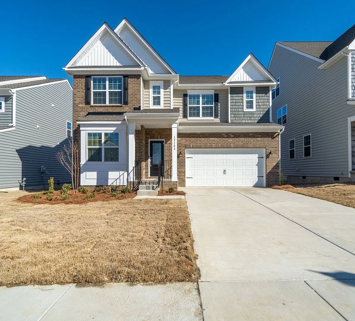 Beautiful Almost New Home with 5 Bedroom & 4.5 Baths — Photo 1