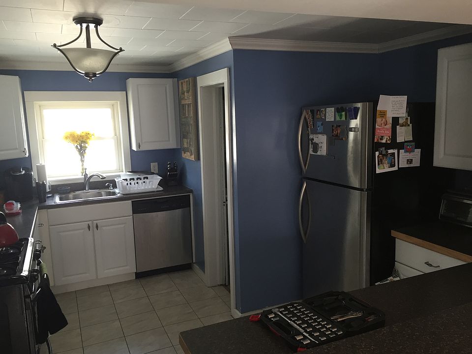 1st image of 47 Rotary Ave