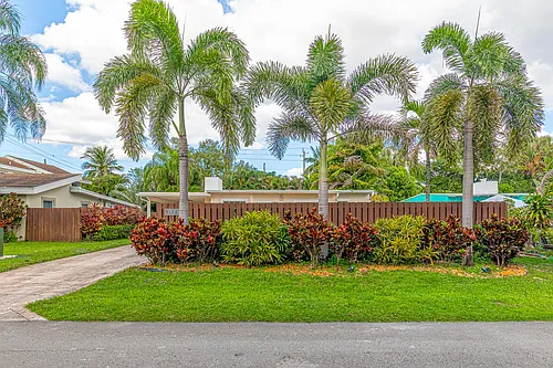 1717 SW 12th Ct Photo 1