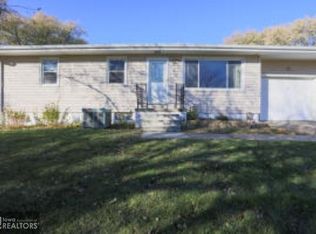 4 Heesch Ave, Treynor, IA 51575