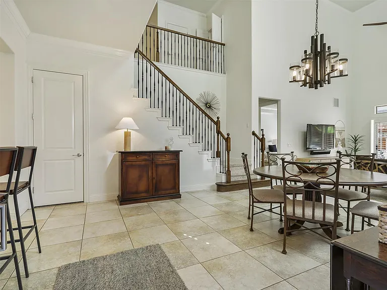 4724 Durham Dr — Photo 1