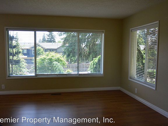 4th image of 4817 NE 56th Ave