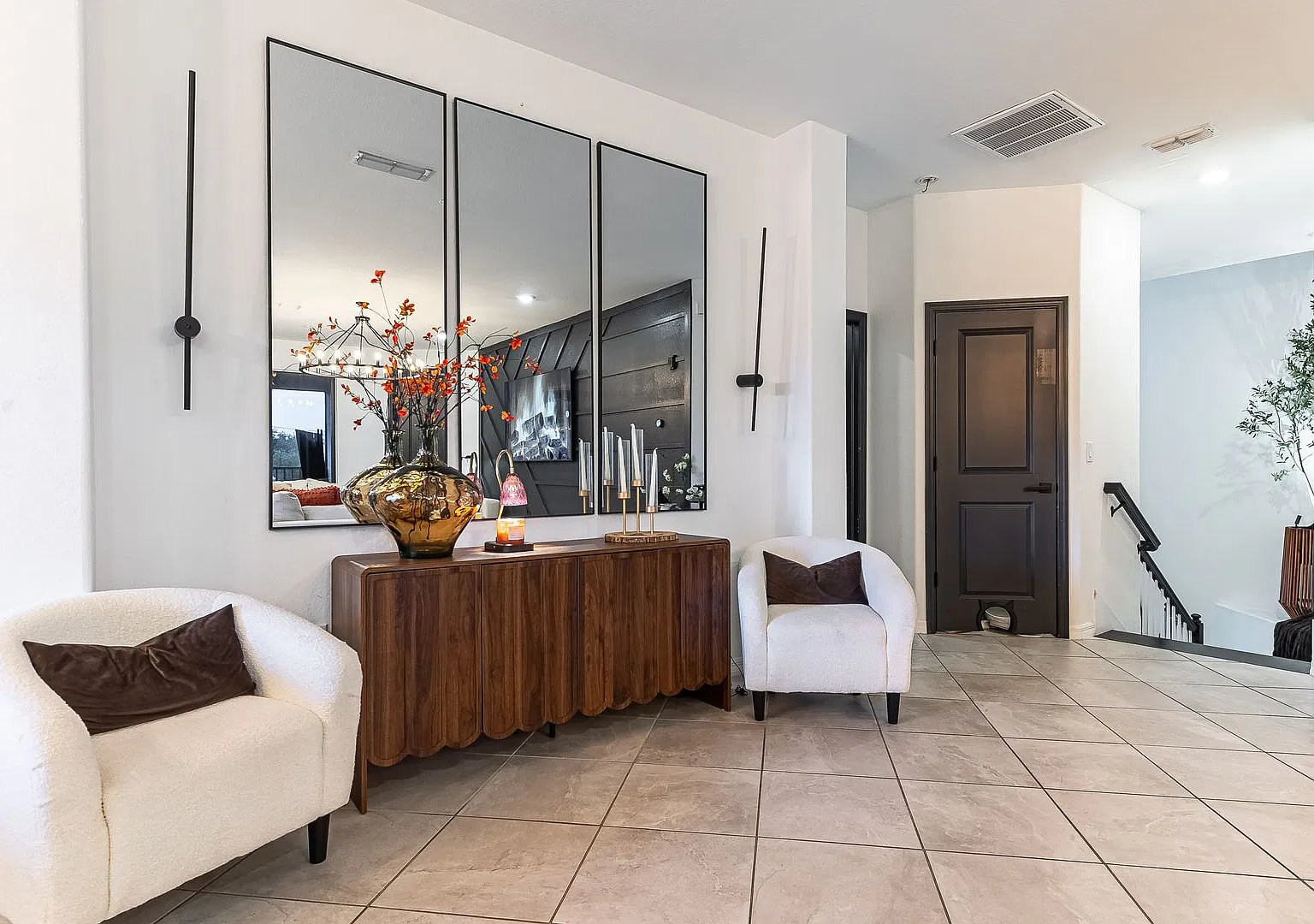 Luxury LIving — Photo 2