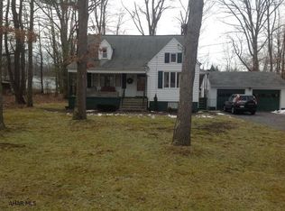 619 Lafayette Ln, Altoona, PA 16602