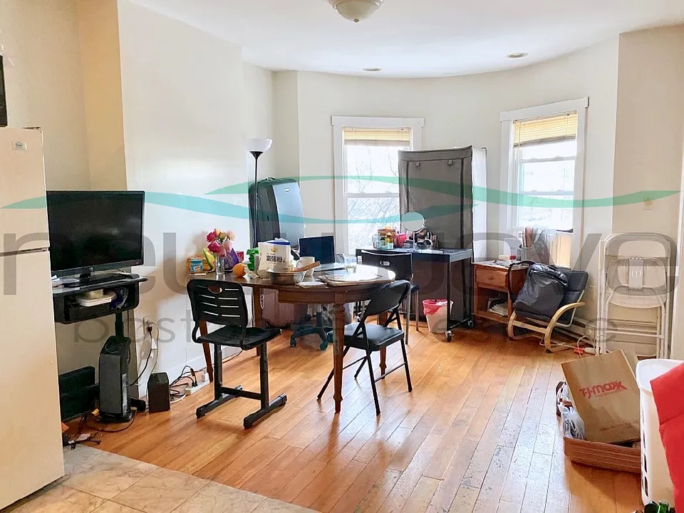 104 Hammond St #3