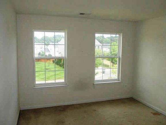 5th image of 9507 Trumpet Ln