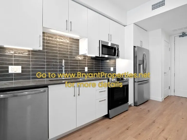 1212 Demonbreun St #812 — Photo 3