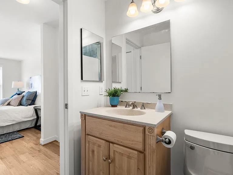 20 Chestnut St #406 — Photo 8