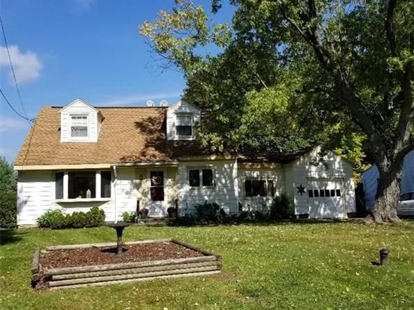 106 Roberts Rd, Camillus, NY 13031