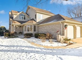 2230 Tamarack Dr, Downers Grove, IL 60515