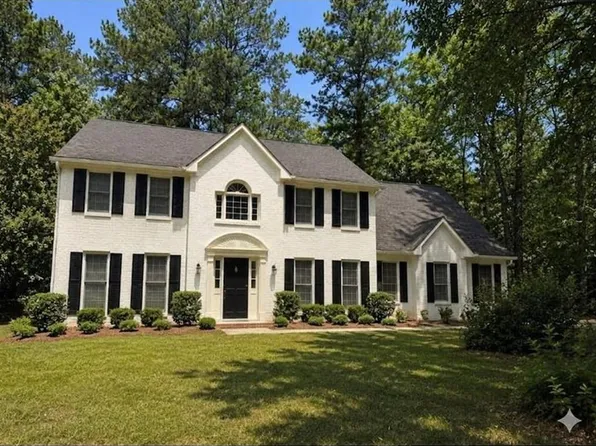 4933 Willow Creek Dr, Woodstock, GA 30188