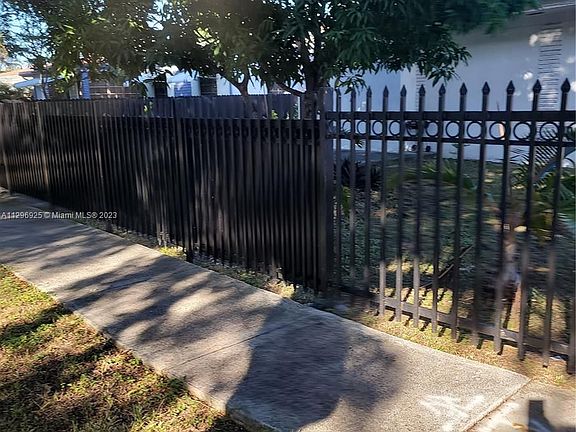 3rd image of 1105 NE 134th St