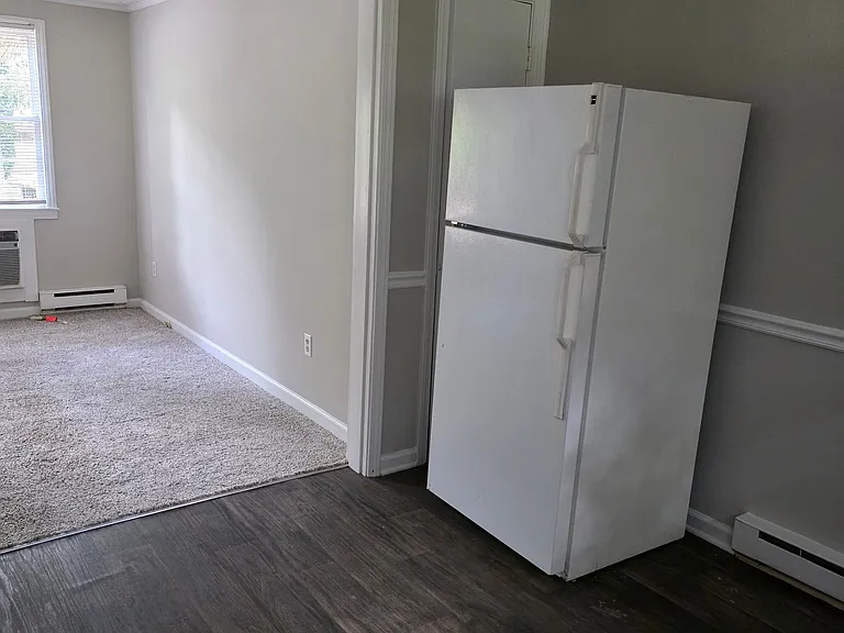 Bentley Woods Apartments — Photo 19