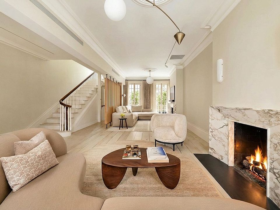 1st image of 150 W 11th St