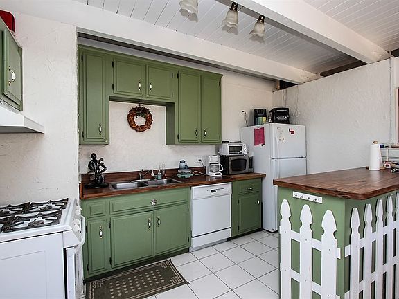 3rd image of 401 San Anselmo Dr