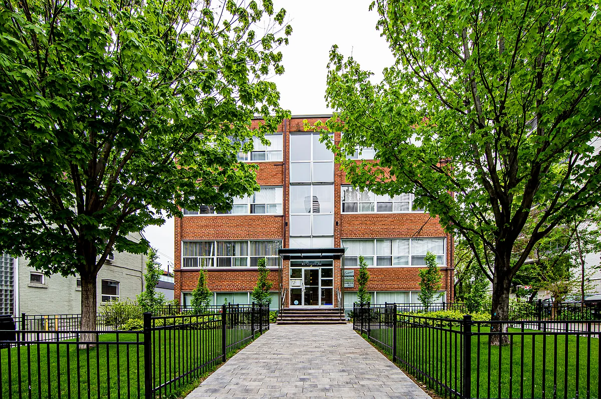 107 Redpath Avenue — Photo 3