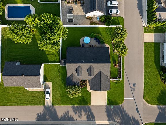 3rd image of 653 Neptune Avenue