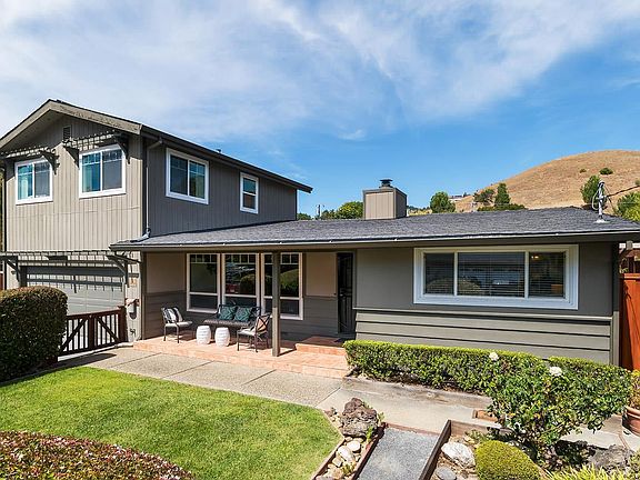 5th image of 19 Carmel Drive