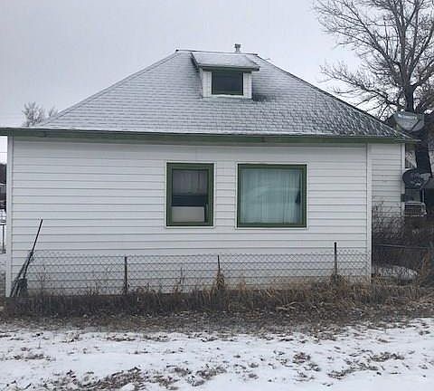 2nd image of 108 W Walnut Ave